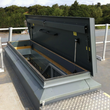 Люк на кровлю №15